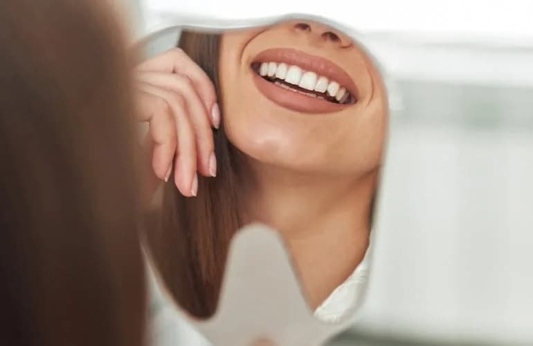 Essential dental care for smokers: tips to protect your teeth