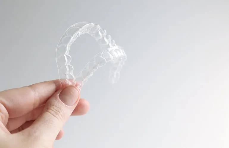 How to clean Invisalign: best practices